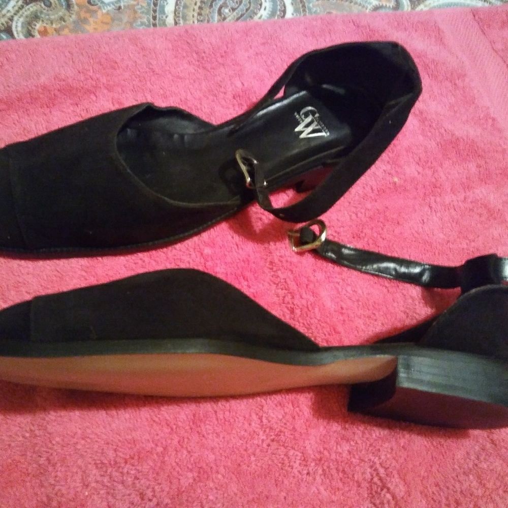 Shoes - Picture 2 of 4